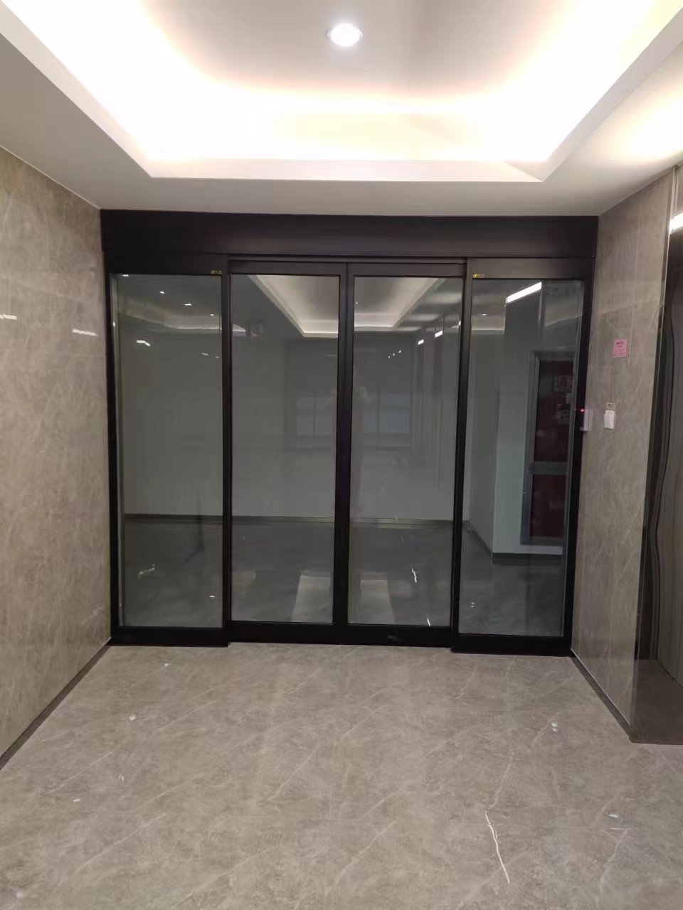 溧水区玻璃伸缩门